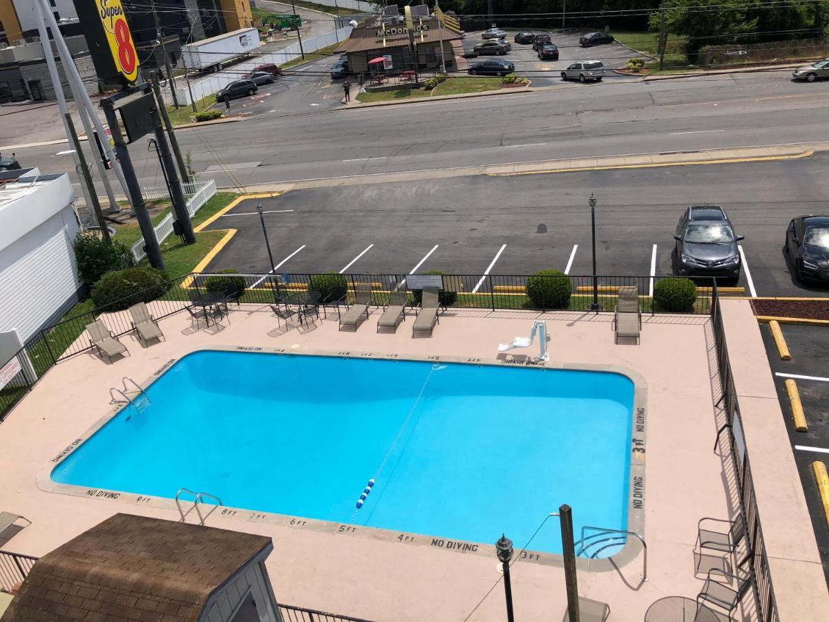 Super 8 By Wyndham Nashville Downtown Bagian luar foto