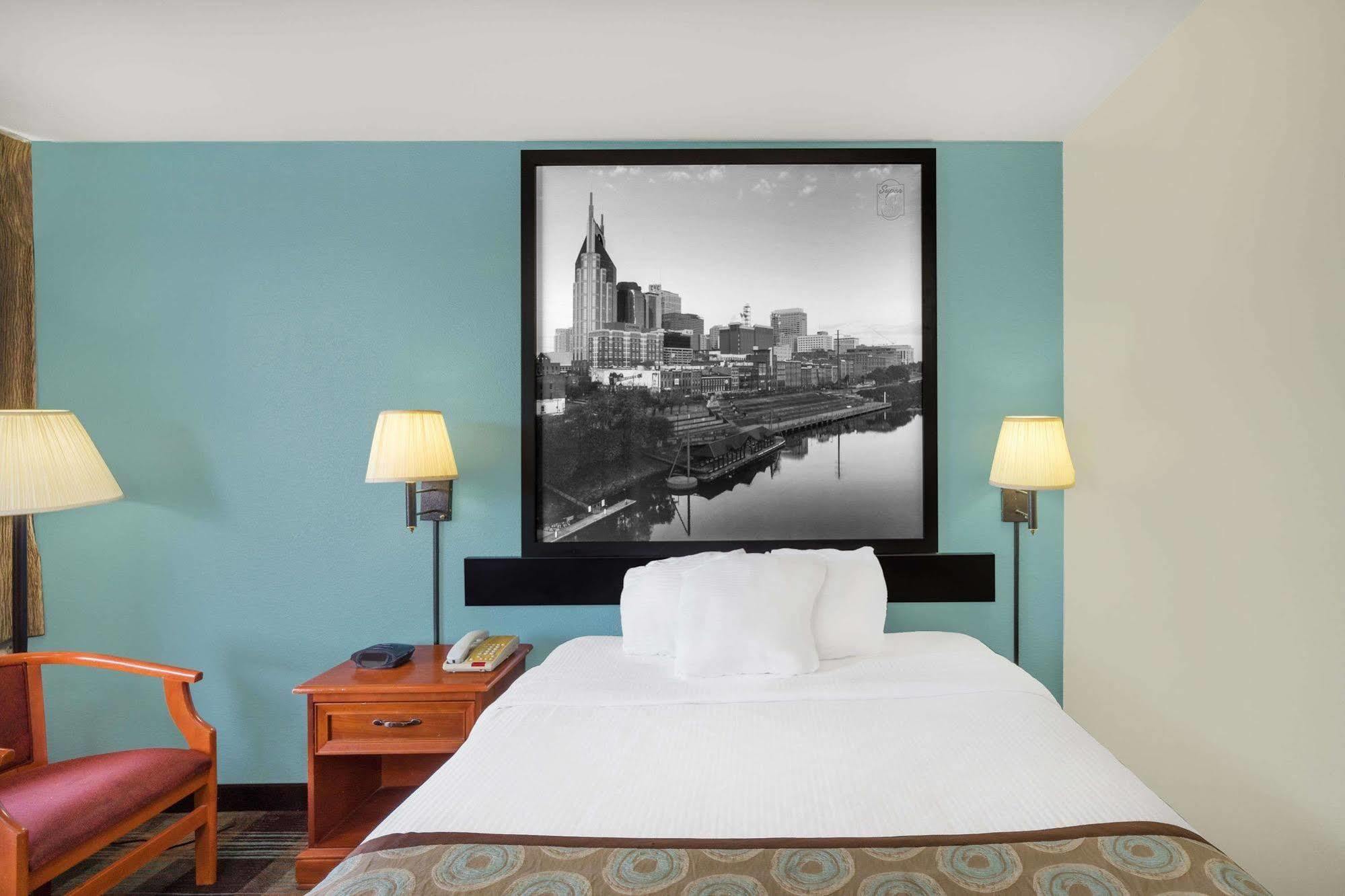 Super 8 By Wyndham Nashville Downtown Bagian luar foto