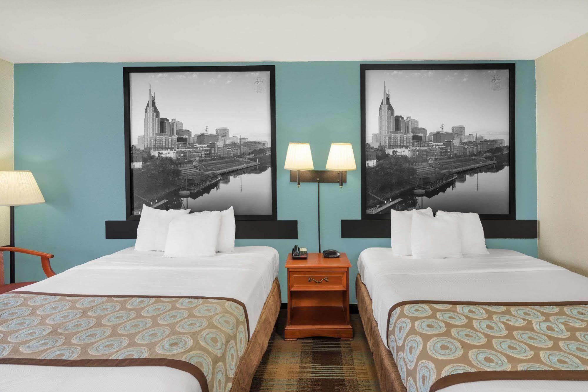 Super 8 By Wyndham Nashville Downtown Bagian luar foto